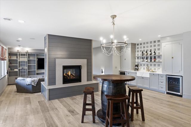 9810 Sky Lane, Eden Prairie, MN 55347
