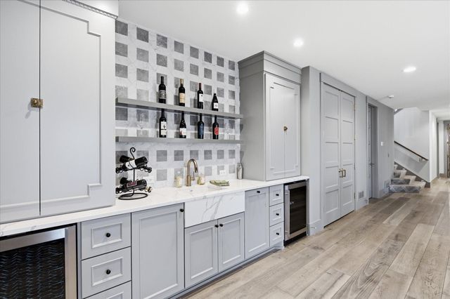 9810 Sky Lane, Eden Prairie, MN 55347