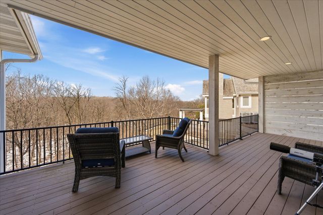 9810 Sky Lane, Eden Prairie, MN 55347