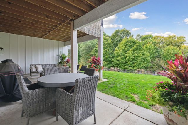 9810 Sky Lane, Eden Prairie, MN 55347