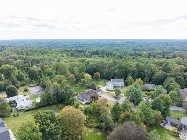 10 Hammond Way, Andover, MA 01810