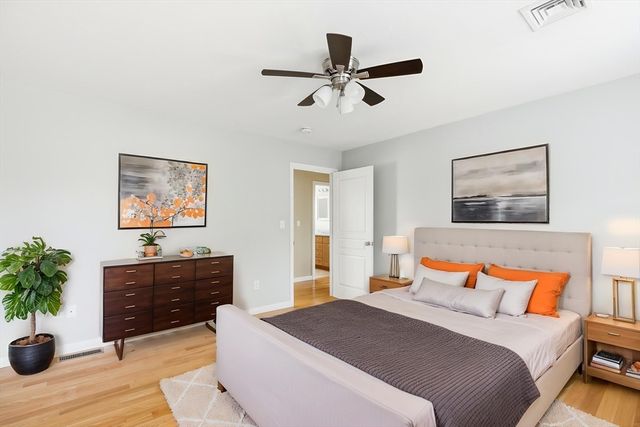 10 Jonathan Ln, Wareham, MA 02571