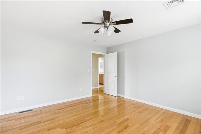 10 Jonathan Ln, Wareham, MA 02571