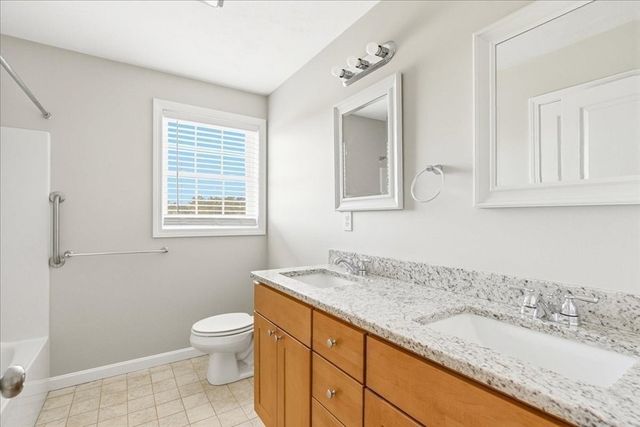 10 Jonathan Ln, Wareham, MA 02571