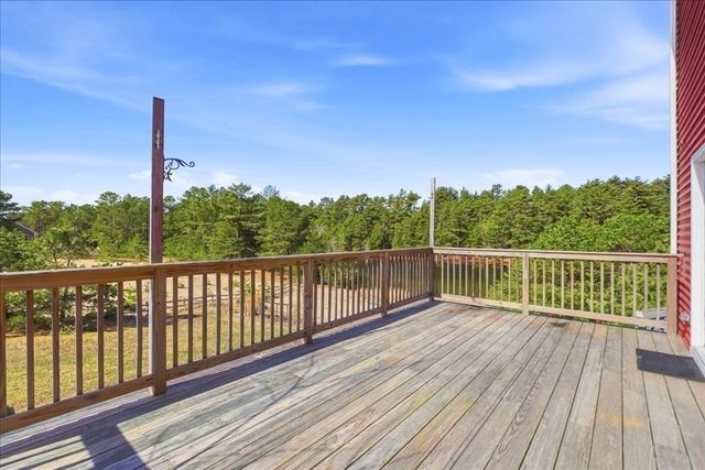 10 Jonathan Ln, Wareham, MA 02571