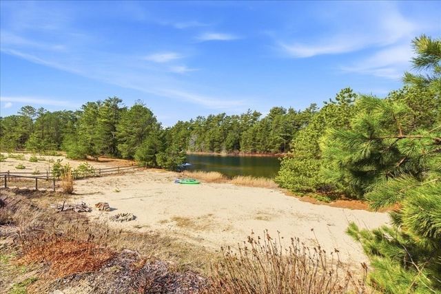 10 Jonathan Ln, Wareham, MA 02571