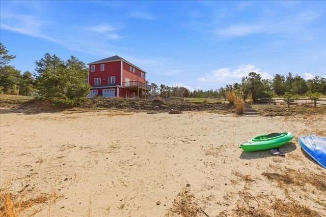10 Jonathan Ln, Wareham, MA 02571