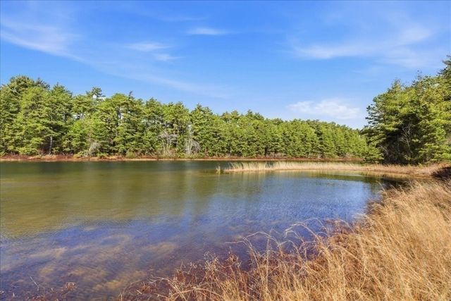 10 Jonathan Ln, Wareham, MA 02571