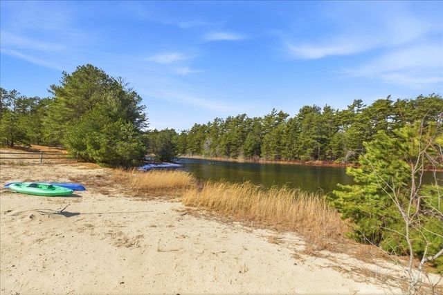 10 Jonathan Ln, Wareham, MA 02571