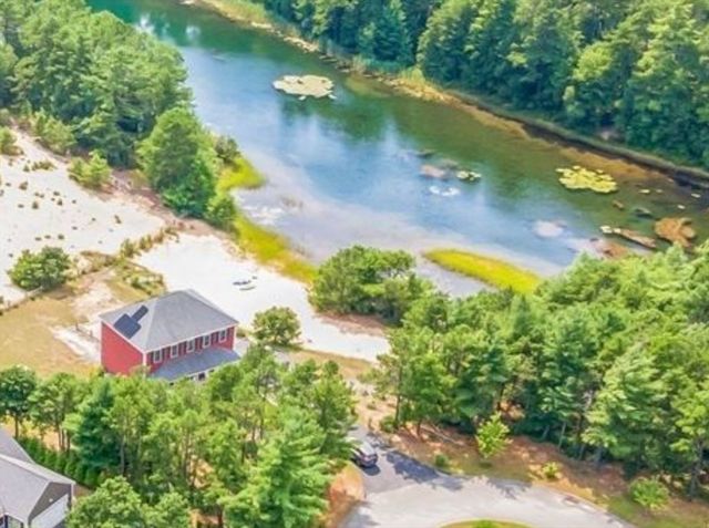 10 Jonathan Ln, Wareham, MA 02571