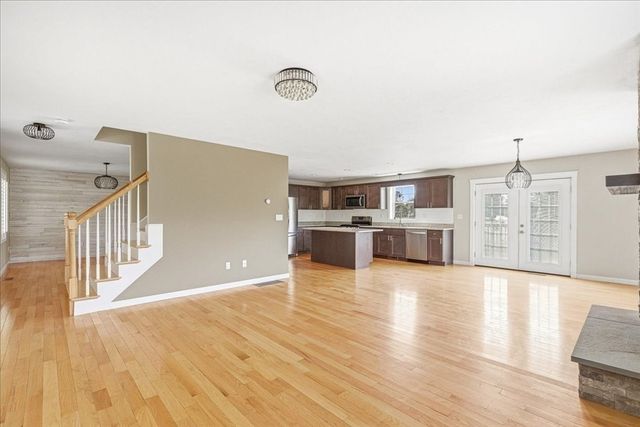 10 Jonathan Ln, Wareham, MA 02571