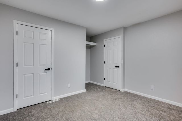 354 Apple Ln, Haysville, KS 67060
