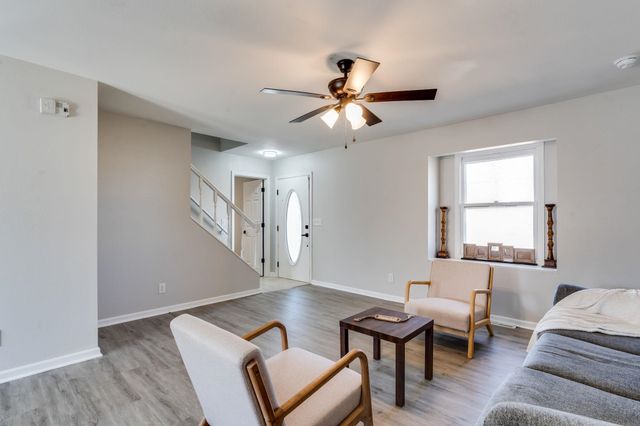 354 Apple Ln, Haysville, KS 67060