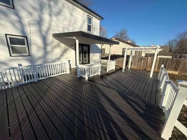 354 Apple Ln, Haysville, KS 67060