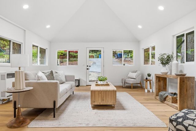 4 Glen Alpine Avenue, Mount Hermon, CA 95041