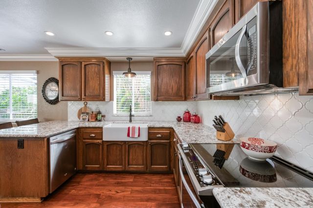 2051 Los Altos Avenue, Clovis, CA 93611