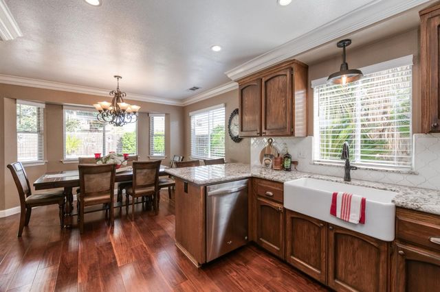 2051 Los Altos Avenue, Clovis, CA 93611