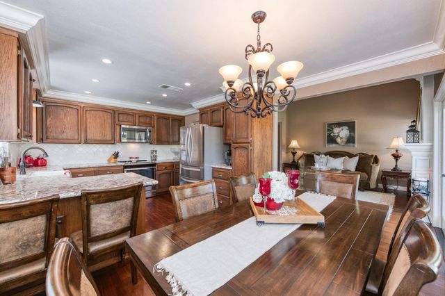 2051 Los Altos Avenue, Clovis, CA 93611