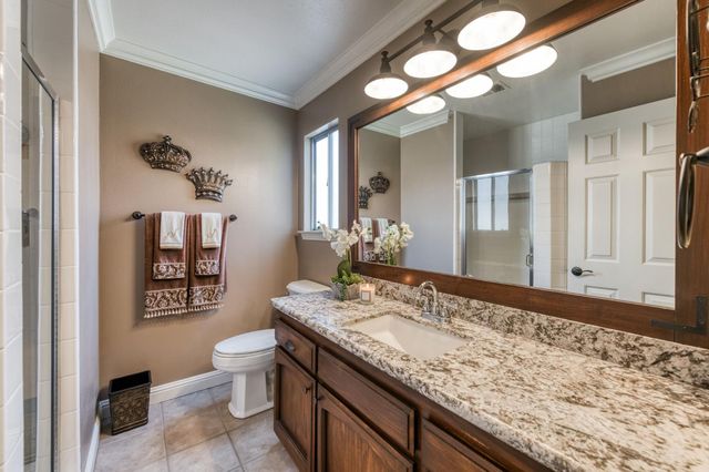 2051 Los Altos Avenue, Clovis, CA 93611