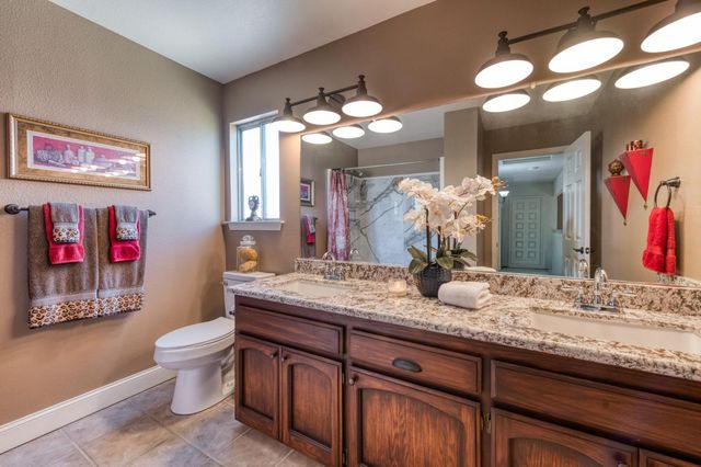 2051 Los Altos Avenue, Clovis, CA 93611