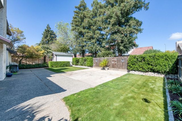 2051 Los Altos Avenue, Clovis, CA 93611