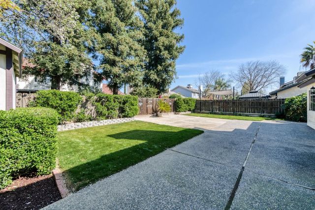 2051 Los Altos Avenue, Clovis, CA 93611