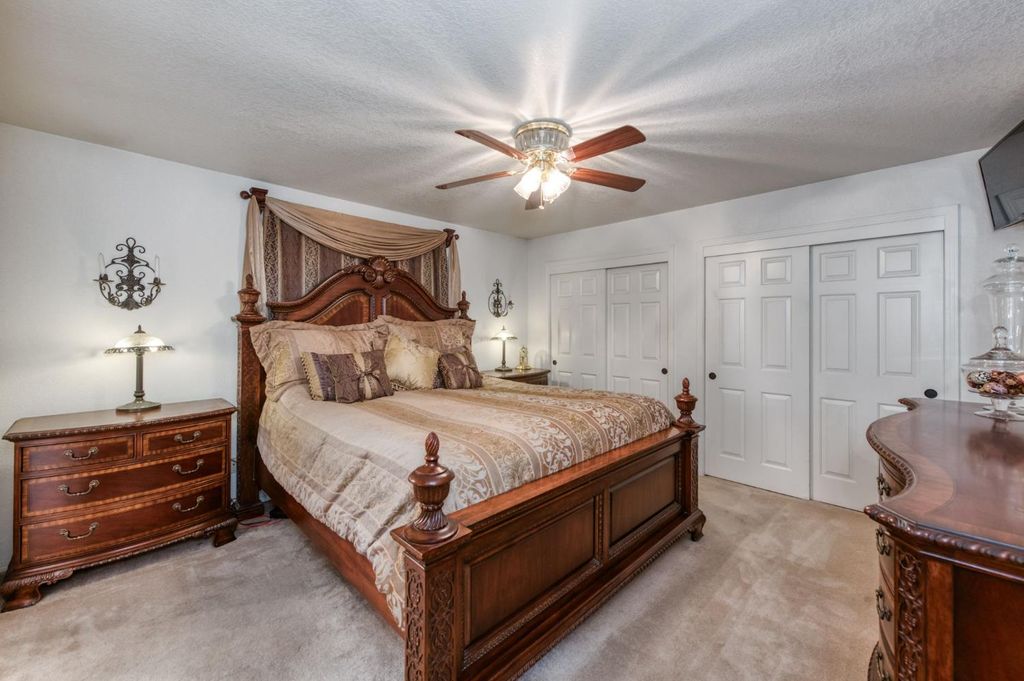 Image 18 of property listing at 2051 Los Altos Avenue, Clovis, CA 93611