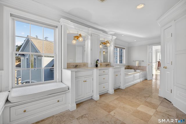 134 River Road, Essex, CT 06426