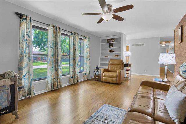 602 Pierson Street, Excelsior Springs, MO 64024