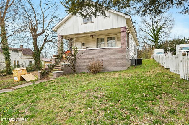 107 Woodlawn Drive, Knoxville, TN 37912