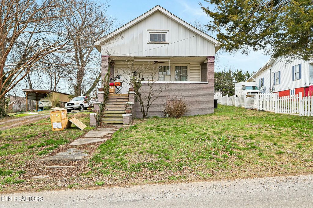 107 Woodlawn Drive, Knoxville, TN 37912