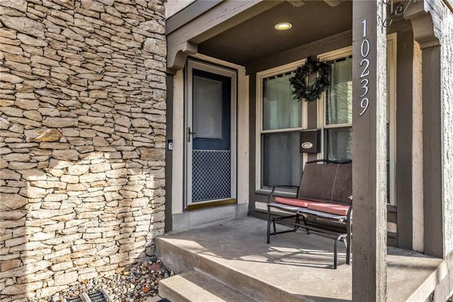 10239 Robinson Street, Overland Park, KS 66212