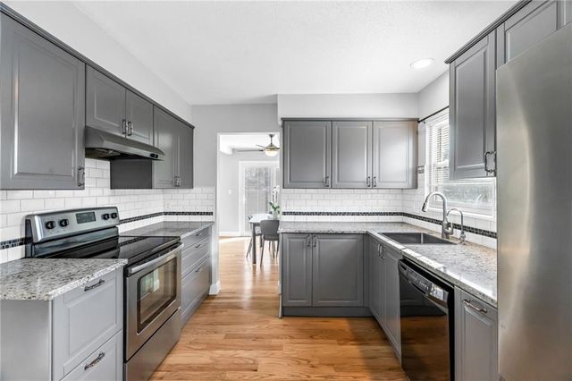 10239 Robinson Street, Overland Park, KS 66212