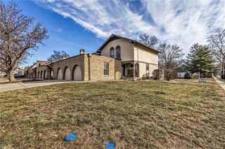 10239 Robinson Street, Overland Park, KS 66212