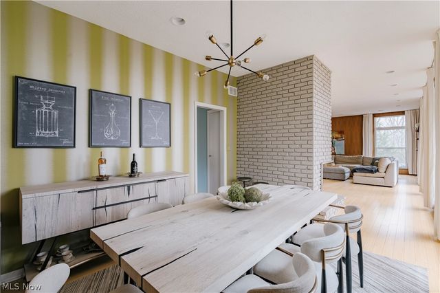 35 Skyline Drive, Moreland Hills, OH 44022