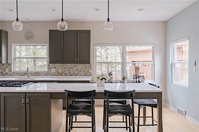 35 Skyline Drive, Moreland Hills, OH 44022