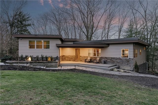 35 Skyline Drive, Moreland Hills, OH 44022