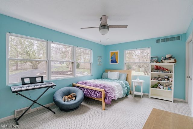 35 Skyline Drive, Moreland Hills, OH 44022