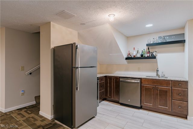 35 Skyline Drive, Moreland Hills, OH 44022