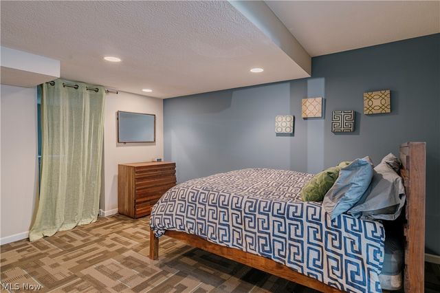 35 Skyline Drive, Moreland Hills, OH 44022