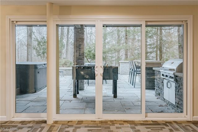 35 Skyline Drive, Moreland Hills, OH 44022