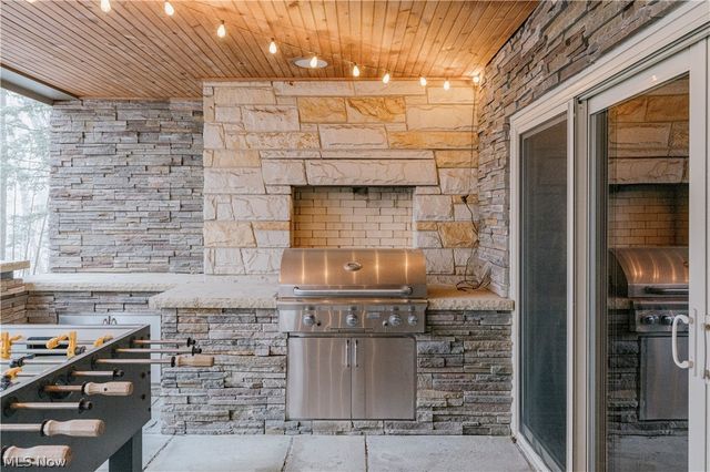 35 Skyline Drive, Moreland Hills, OH 44022