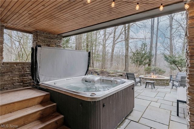 35 Skyline Drive, Moreland Hills, OH 44022