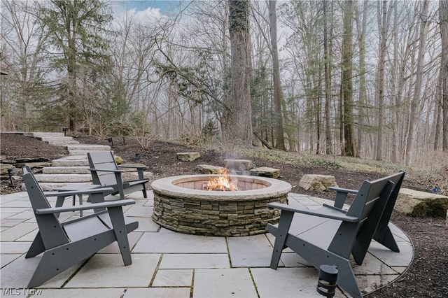 35 Skyline Drive, Moreland Hills, OH 44022