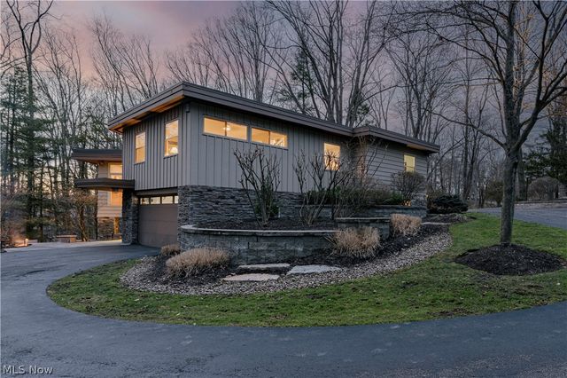 35 Skyline Drive, Moreland Hills, OH 44022