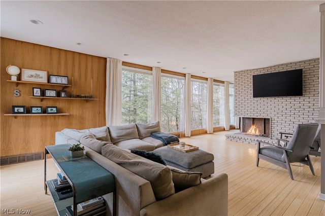 35 Skyline Drive, Moreland Hills, OH 44022