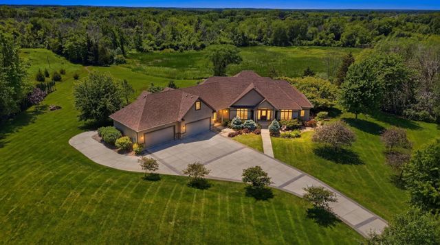 22720 Sweeney Lane, Lakeville, MN 55044