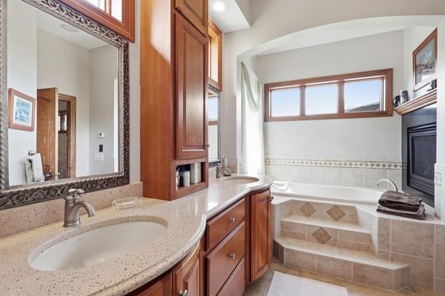 22720 Sweeney Lane, Lakeville, MN 55044