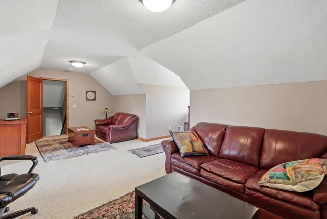 22720 Sweeney Lane, Lakeville, MN 55044