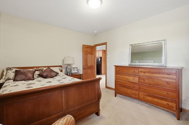 22720 Sweeney Lane, Lakeville, MN 55044